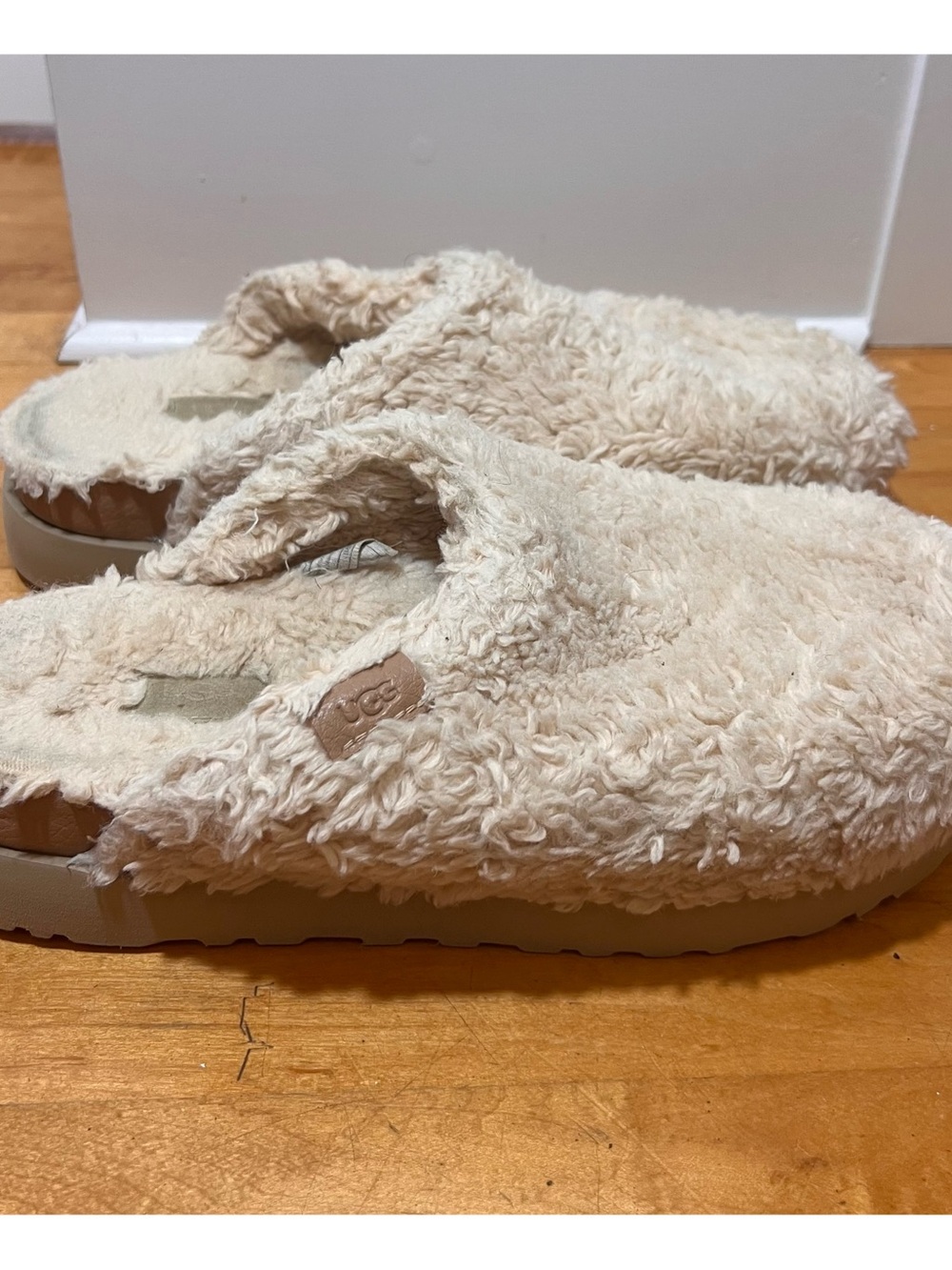 UGG Tazz Maxi Sherpa Slides
